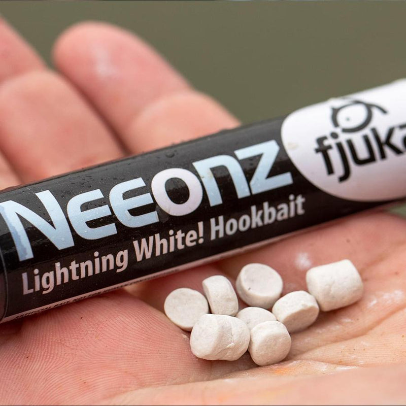 FJUKA Neeonz Hyper-Fluoro Hookbait 7mm LIGHTNING WHITE / Hakenköder